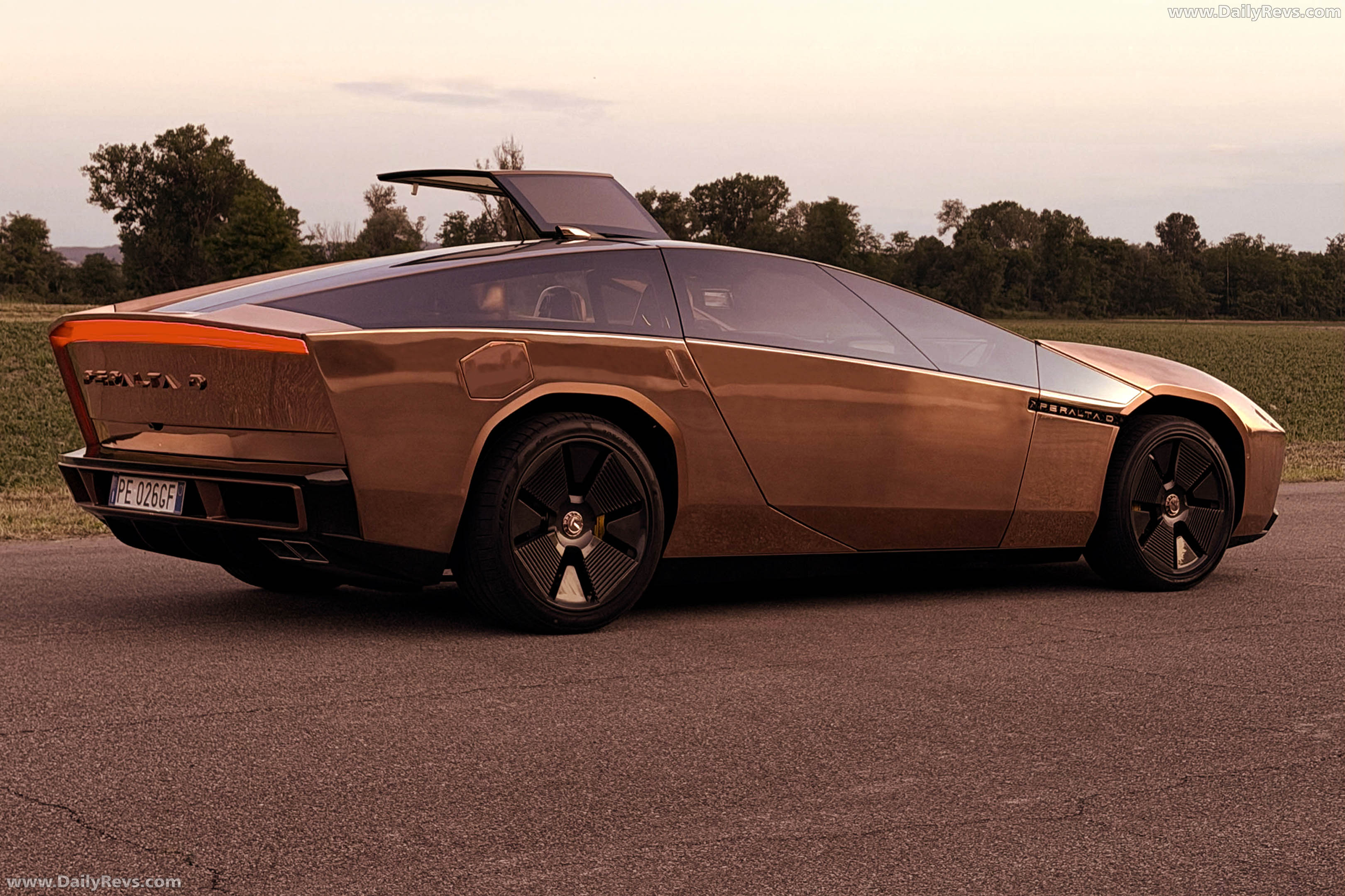 2027 GFG Style Peralta D Rear View